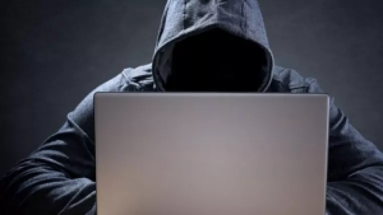 Fiti prudenti in a oferi persoanelor cunoscute pe Internet informatii personale despre voi sau familie