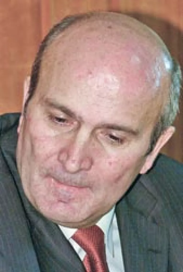 "In 1977 jucam fotbal in Golful Persic, eram in turnee"