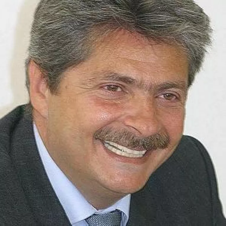 Inutil: Sorin Ovidiu Vantu face lobby pentru suspendarea lui Basescu din 2006!