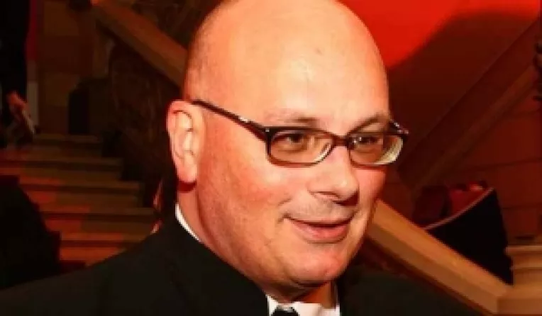 Jurnalistul Cornel Mihalache investigheaza culisele achizitionarii de catre statul roman a sculpturii Cumintenia Pamantului (2)