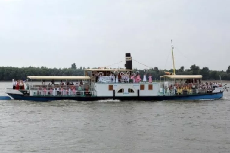 Nava Borcea  a fost restaurata intre anii 2008 - 2015 si de 5 ani pluteste din nou pe Dunare