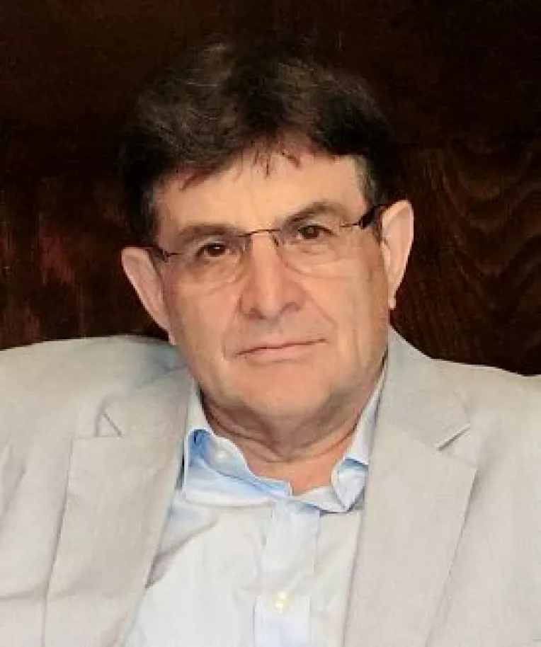 Octavian Stireanu: Iohannis este un personaj politic mediocru, derutat, razbunator, speriat si ofticat pentru pierderea alegerilor