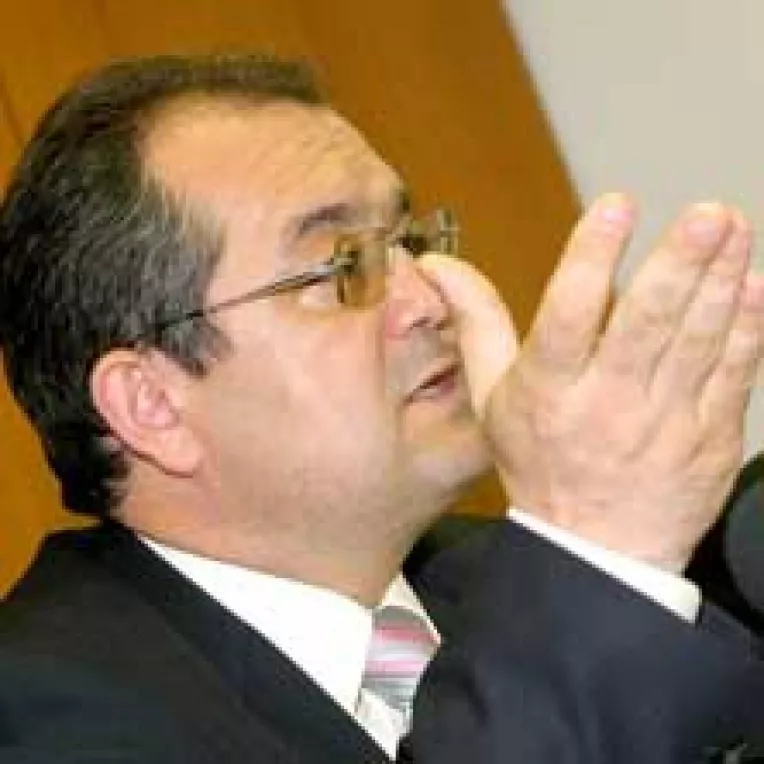 PD blocheaza un mandat de deputat