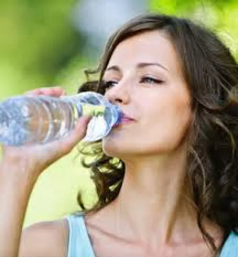 Terapia cu apa tine bolile la distanta